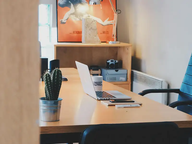 Bureau d'entreprise propre et bien entretenu à Nice