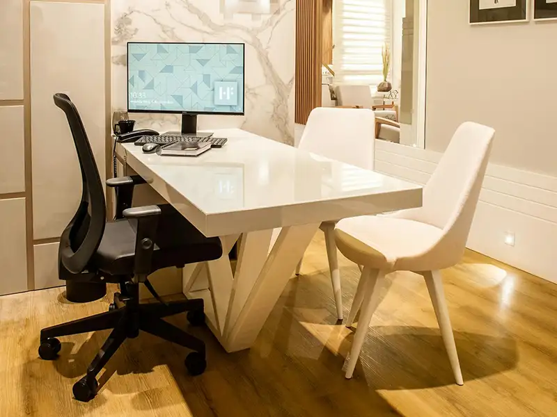 Bureau de profession libérale propre et soigné à Nice